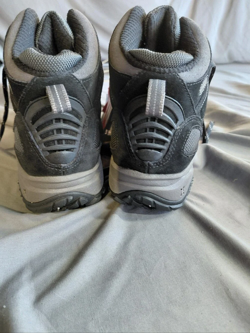 The North Face Men's Black/Gray Insulated Hiking Boots Sz9 NWT Hydroseal Weather